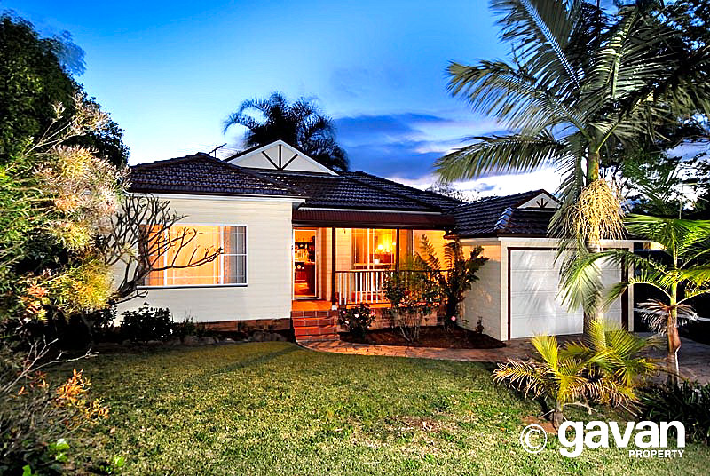 Family home overlooking park Picture 1