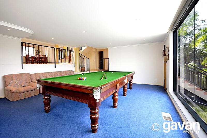 Master built tri level residence Picture 3