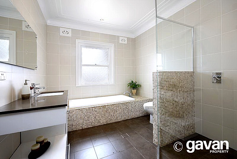 Simply stunning Picture 3