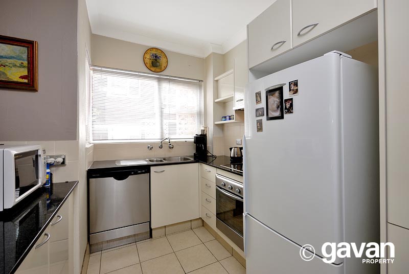 Prime position and fully renovated apartment Picture 2