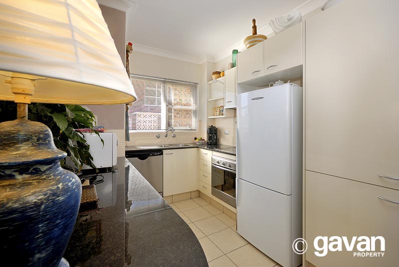 Prime position and fully renovated apartment Picture 3