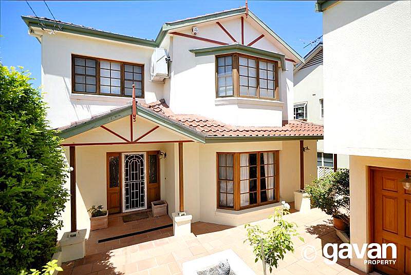 Dress circle estate. Picture 1