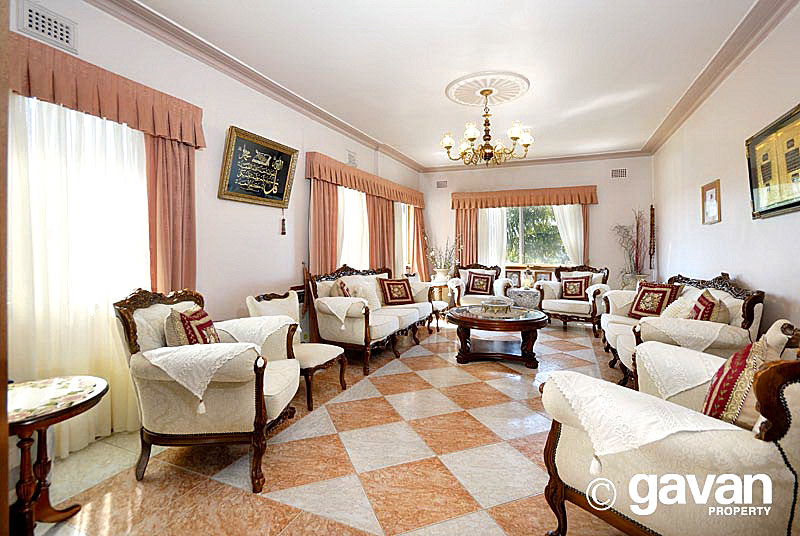 Conveniently located brick home Picture 3