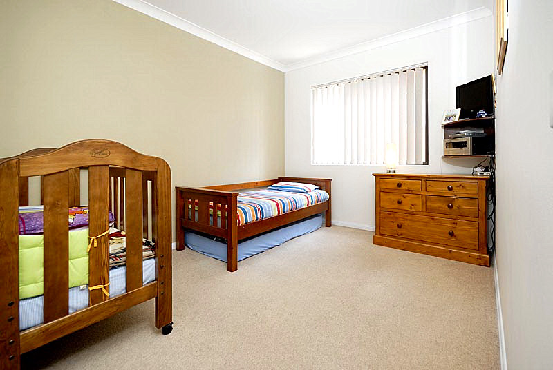 Renovated 1st floor unit Picture 3