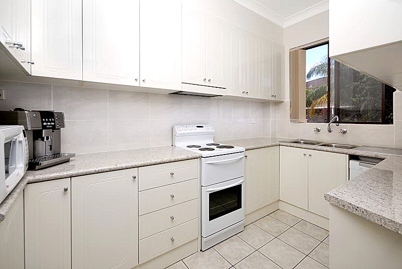 Renovated 1st floor unit Picture 2