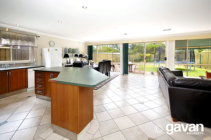 Spacious family home with park views Picture 3