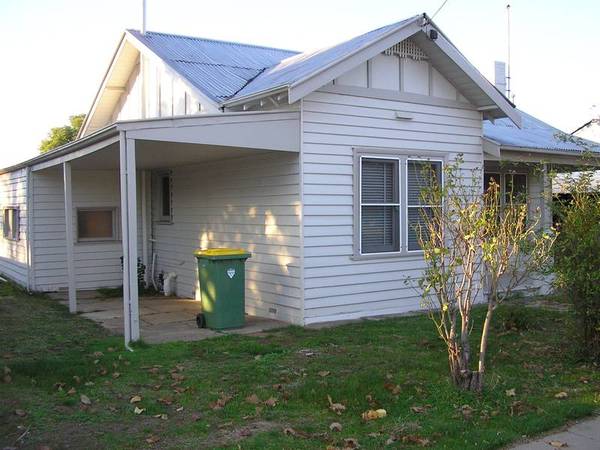 Cottage Living Picture 1