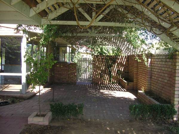 3br Plus Study or 4th Bedroom Picture 2