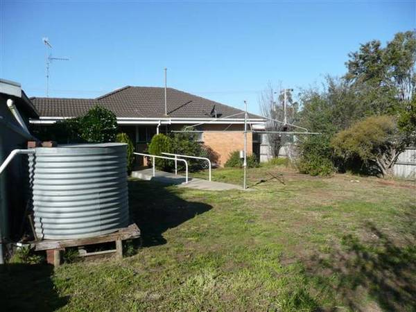 PERFECT FIRST HOME OR RENTAL Picture