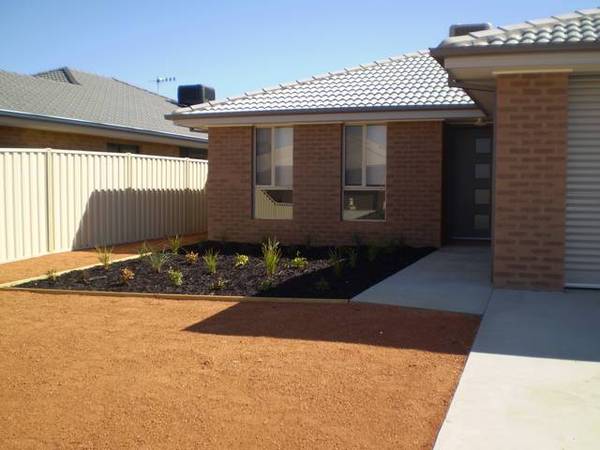 Brand New 4 Bedroom Picture 3