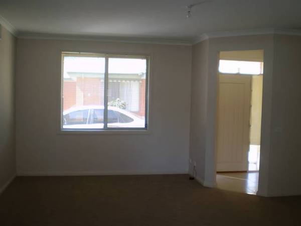 Modern Townhouse Picture 2