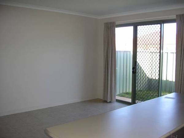 Modern Townhouse Picture 3