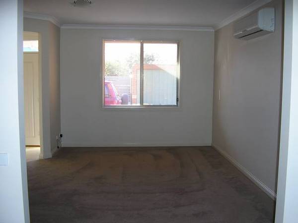 Modern Townhouse Picture 2