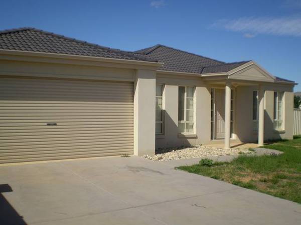 Highlands Estate Picture 1