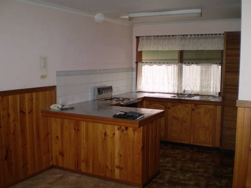 Neat & Tidy Townhouse Picture 2