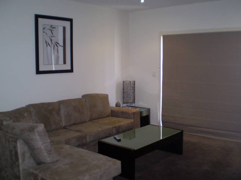 Stylish Executive 4 bedroom home Picture 3