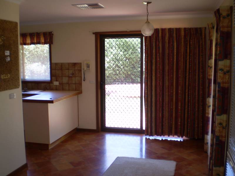 Tradie's Shed Picture 3