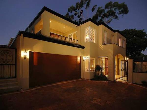 FLAWLESS!! Picture 1