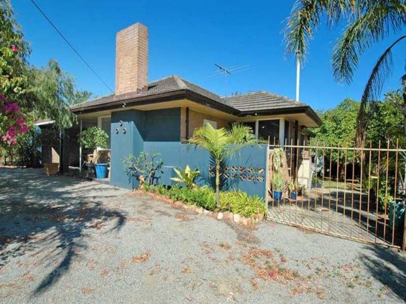 BELOW MARKET VALUE!! Picture 3