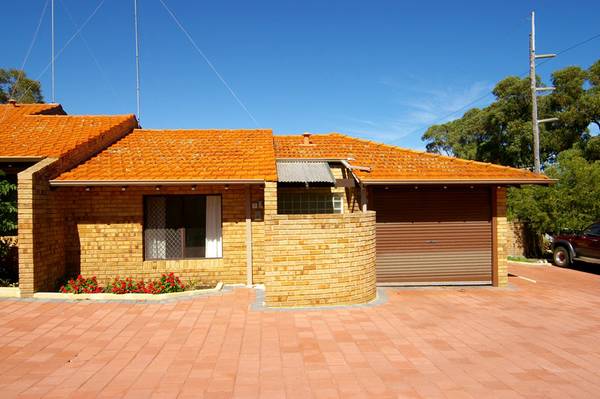 DELUXE ON DEANMORE Picture 1