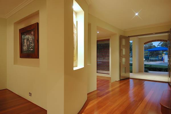 LAVISH LIVING!!! Picture 3