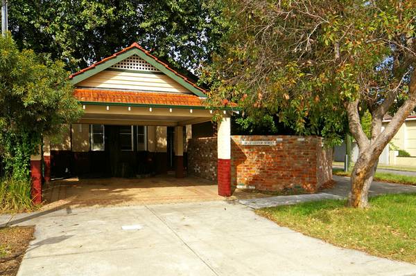 INNER CITY LOCATION... Picture 1