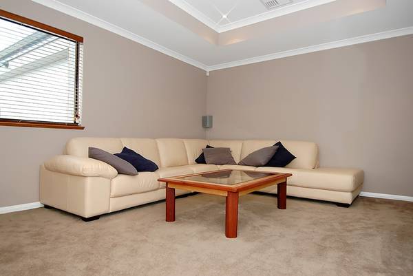 DELUXE DUPLEX!! Picture 3