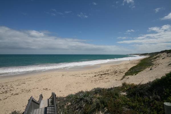 WATERFRONT BLOCK!! Picture 2