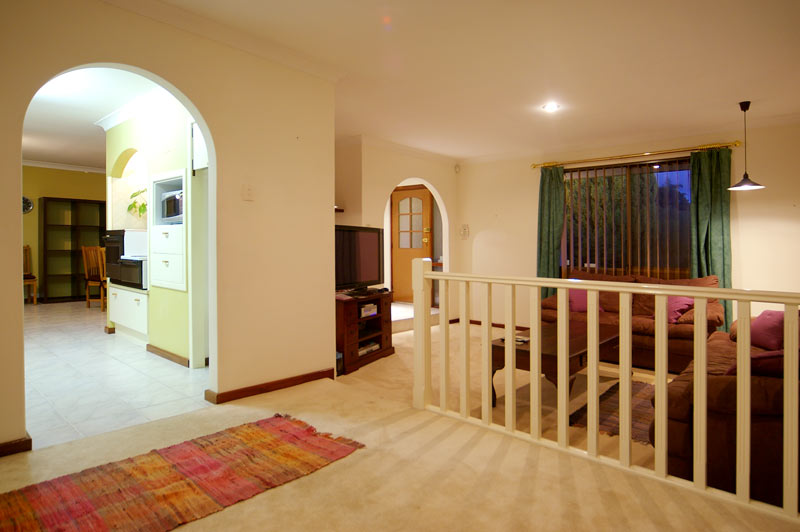 CUL-DE-SAC CLASSIC! Picture 3