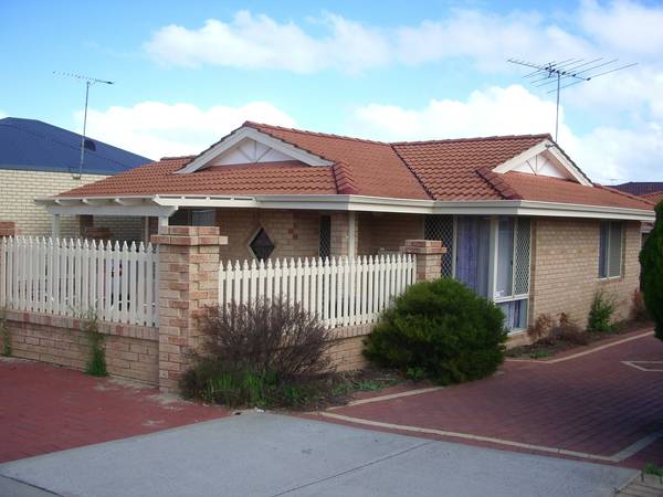 Freshly decorated delight Picture 1