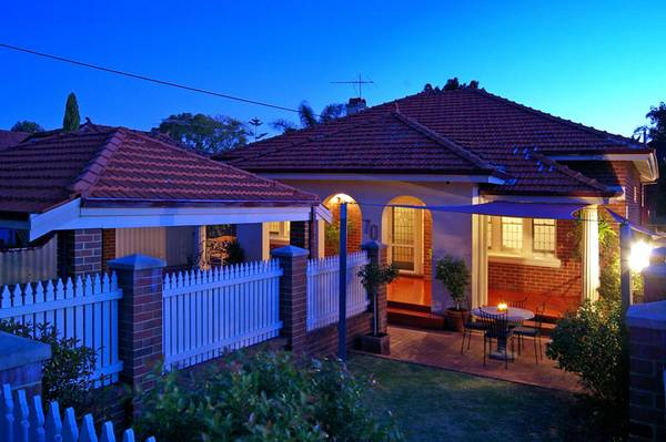 SIMPLY GORGEOUS Picture 1