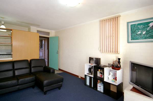 SAY GOODBYE... Picture 3