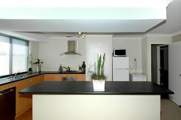 INVESTORS SPECIAL Picture 3