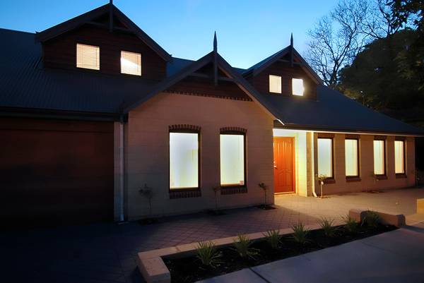 GREEN TITLE Picture 3