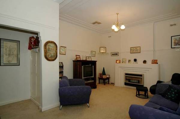 Sitting Pretty Picture