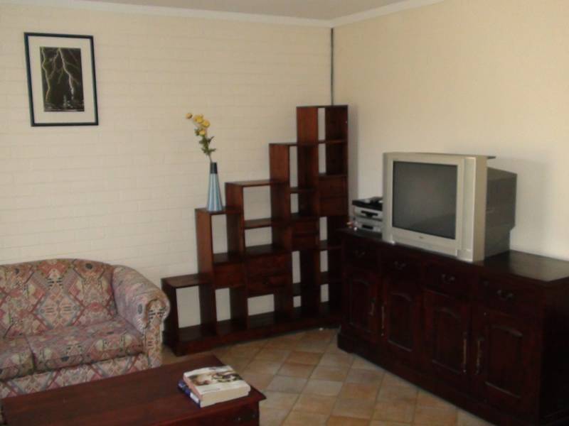 Fantastically Furnished Flat Picture 2