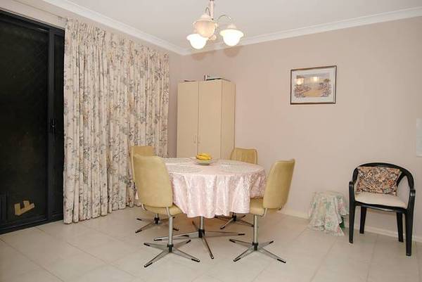 CHECK ME OUT!! Picture 3