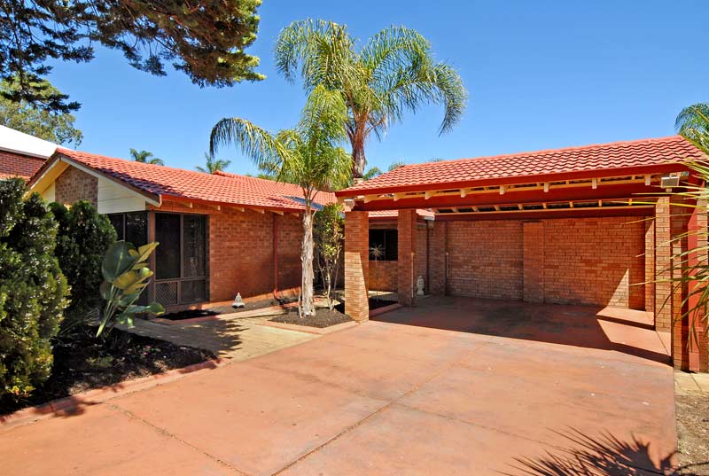 SPLASH INTO SUMMER!! Picture 2