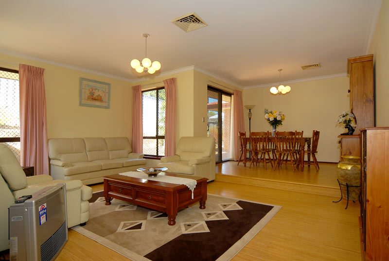 SPLASH INTO SUMMER!! Picture 3