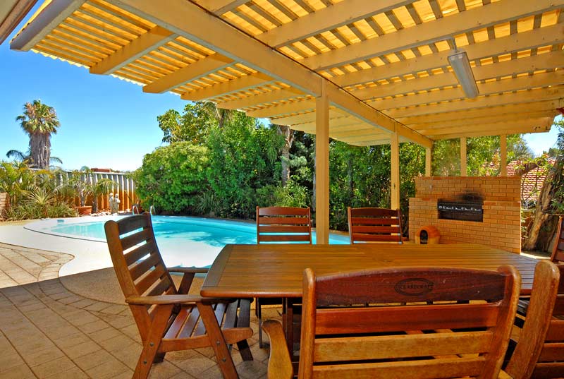 SPLASH INTO SUMMER!! Picture 1