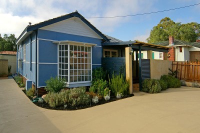 THE COMPLETE PACKAGE Picture