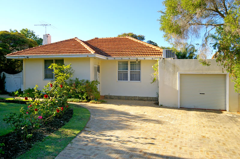 HOME OPEN SUNDAY 19th April 1.00-1.45 Picture 3