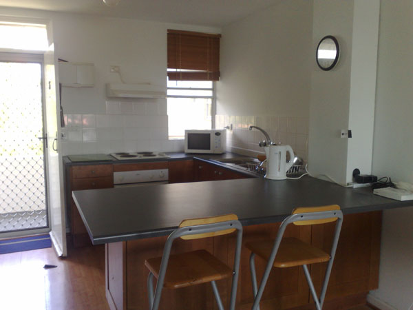 LOCATION & CONVENIENCE!! Picture 2