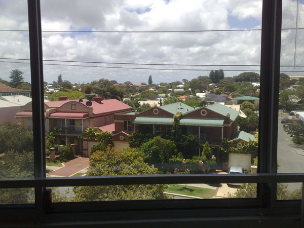 LOCATION & CONVENIENCE!! Picture 1