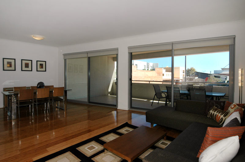 TWO BIRDS, ONE STONE! Picture 2