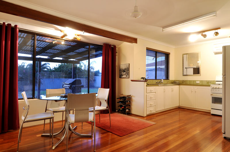 WHAT A GEM! Picture 3