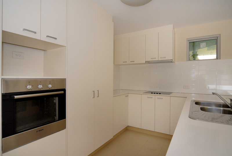 THIS IS LIVING! Picture 3