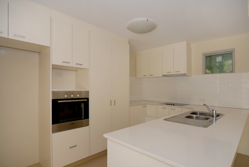 THIS IS LIVING! Picture 2