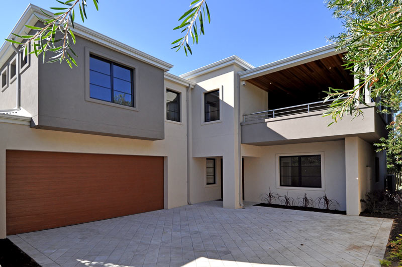 INNER-CITY OASIS!! Picture 1