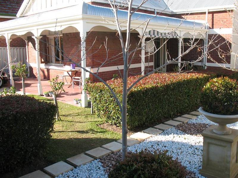 Beautifully Furnished Home Picture 1